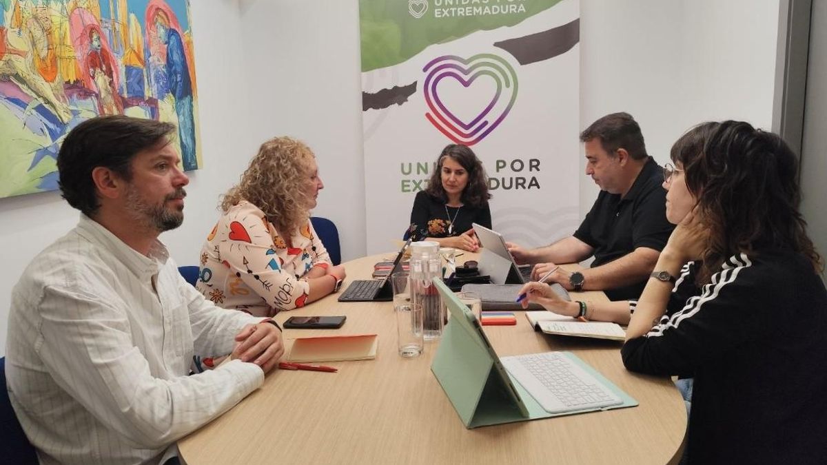 Unidas por Extremadura tacha de "educación de NO-DO" la nueva asignatura sobre la Conquista de América