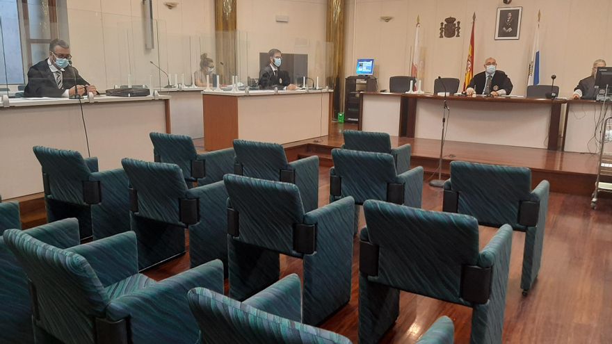 Lectura del veredicto del jurado en el juicio al exconcejal de Reinosa de Obras, Julio César García, declarado culpable de malversación pero no de falsificación