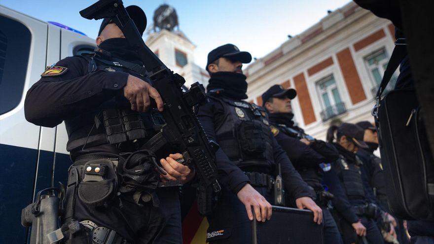 Agentes antiterroristas de la Policía detienen a cuatro menores en Elche por presuntas actividades yihadistas