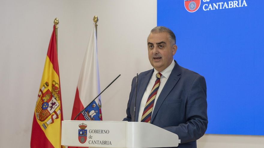 El consejero de Fomento, Vivienda, Ordenación del Territorio y Medio Ambiente, Roberto Media