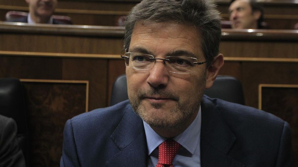La oposición critica que el Código Penal permitirá a Bárcenas estar en la calle y a los presos "pobres" en la cárcel