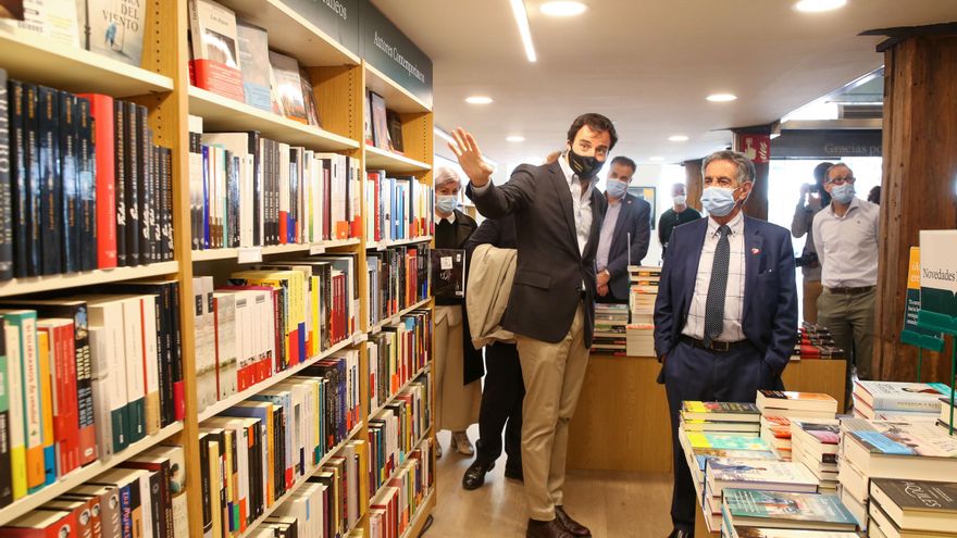 El presidente de Cantabria, Miguel Ángel Revilla, asiste a la inauguración de la Casa del Libro. 18 MAY 21