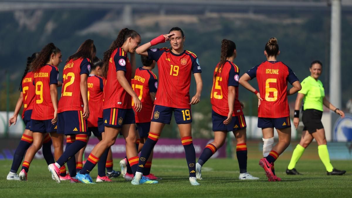 Alba Cerrato celebra un gol con la selección en el Europeo