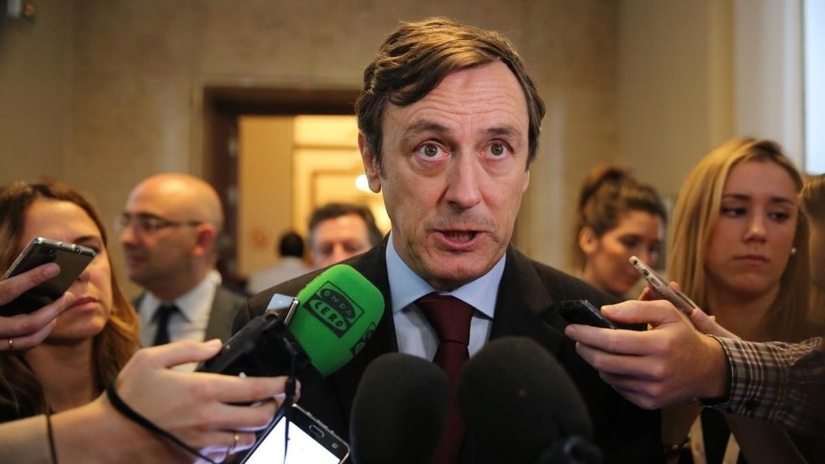 Hernando (PP) considera una actitud "infantiloide" que Iglesias no asista al acto institucional del 6 de diciembre