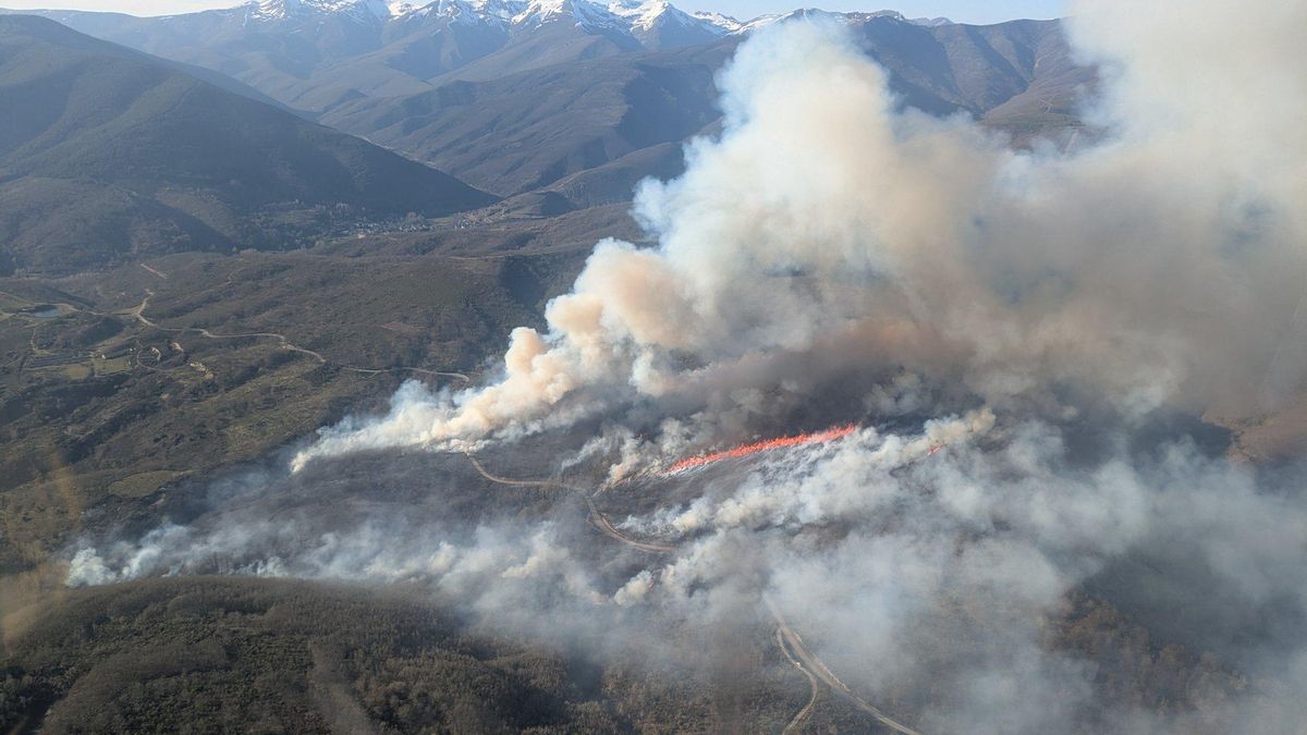 El incendio forestal de Igüeña, por una negligencia, quemó 23 hectáreas y este lunes hay otros dos en la Cabrera