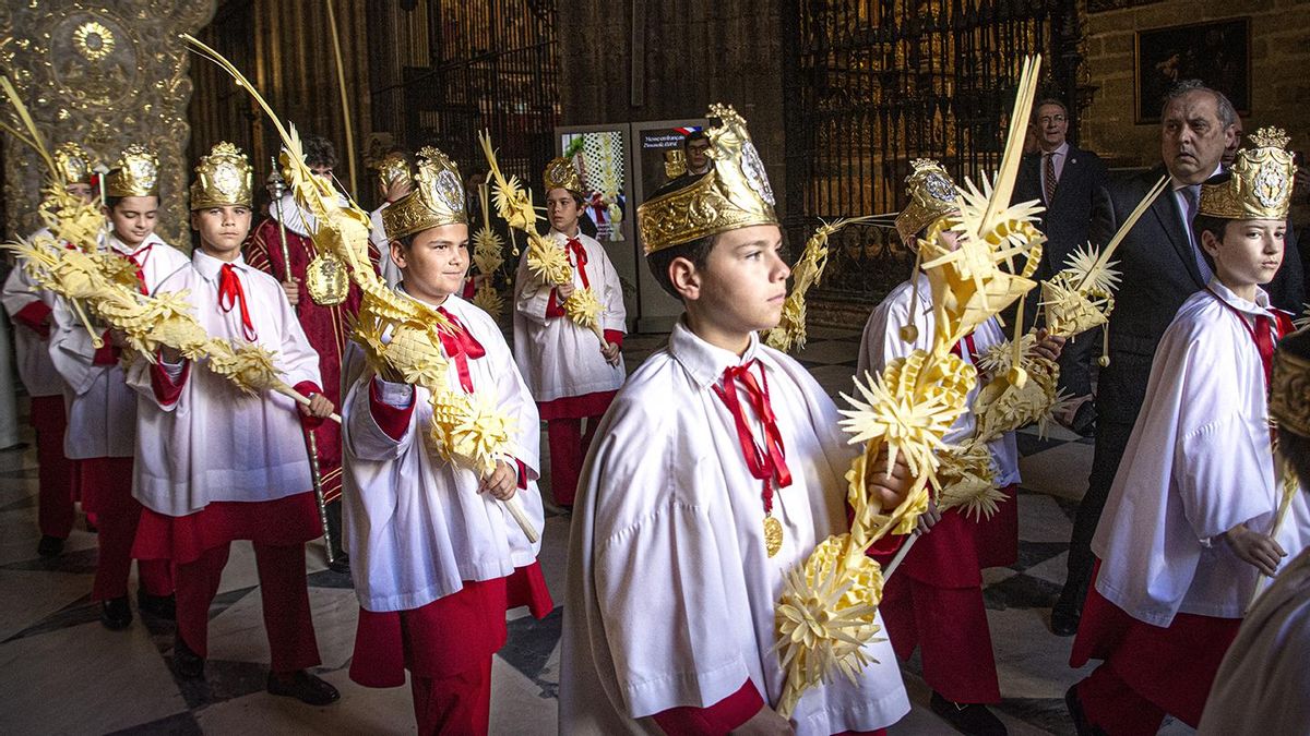 Niños carráncanos en la procesión de palmas