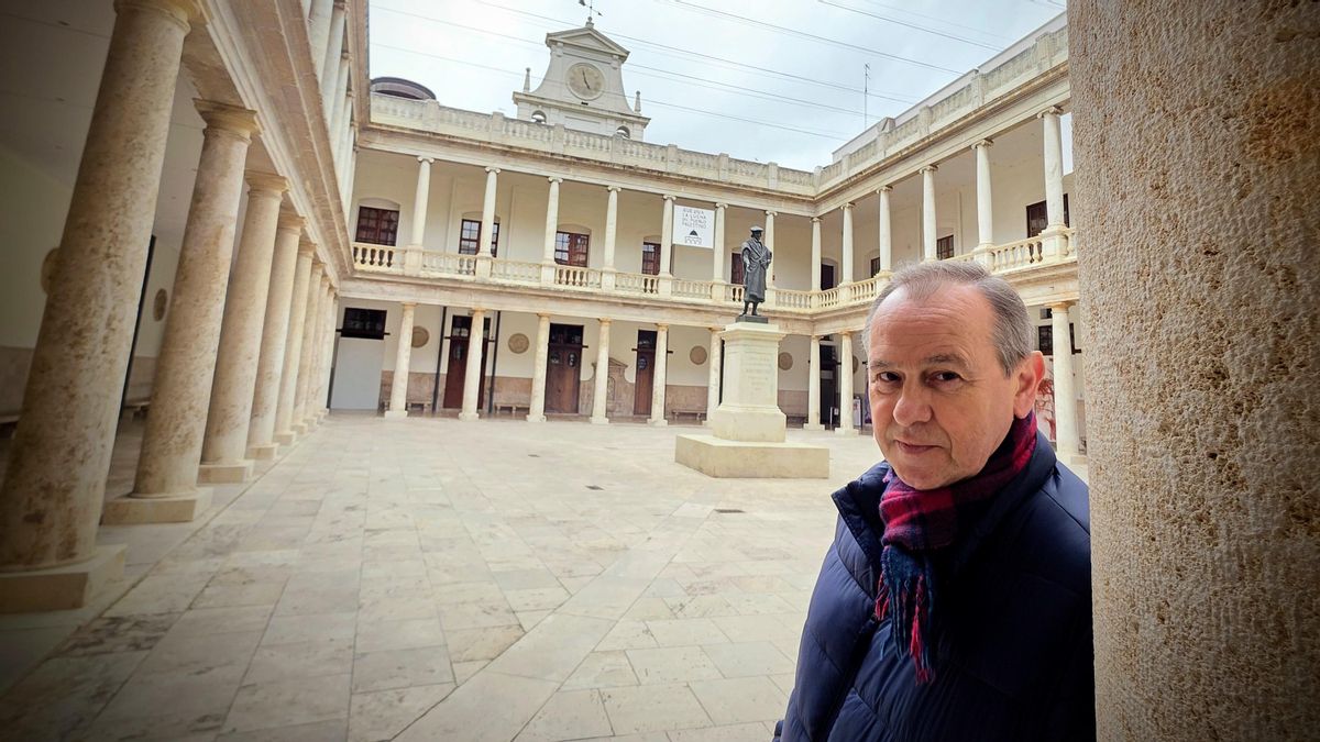Miquel Alberola: “Raimon no està de moda, però és tan actual com fa seixanta anys”