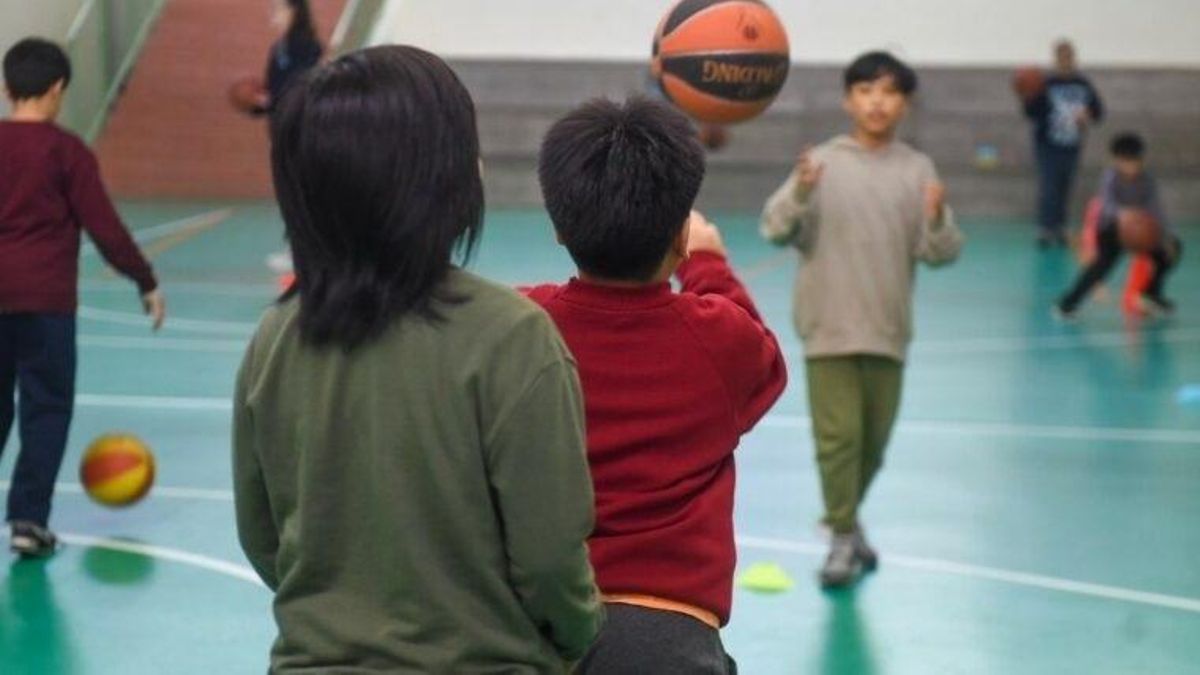La pelea de V: una madre con un hijo discapacitado que Países Bajos quiere expulsar porque tiene permiso de residencia en España