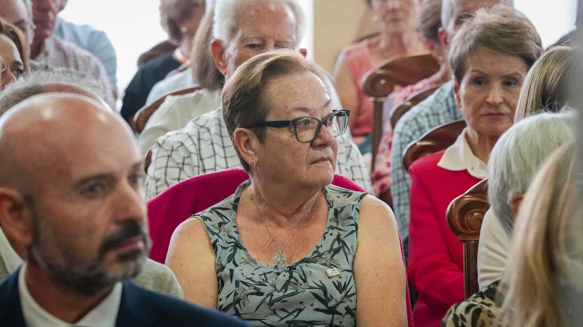 Lina Peña, hija de Virgilio Peña, en la entrega de Declaraciones de Reconocimiento y Reparación Personal a 23 andaluces deportados a los campos de concentración y exterminio nazi entre 1940 y 1944