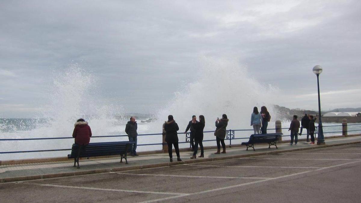 Alerta roja en Cantabria hasta las 9.00 horas por fenómenos costeros