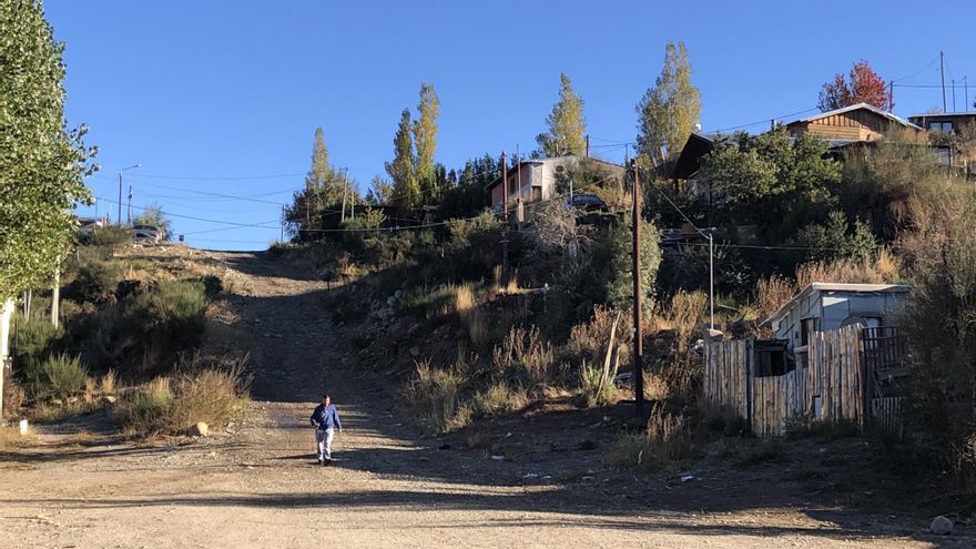 Vivir y votar en el Bariloche marginado del turismo: entre la falta de servicios básicos y el hedor de un basural récord