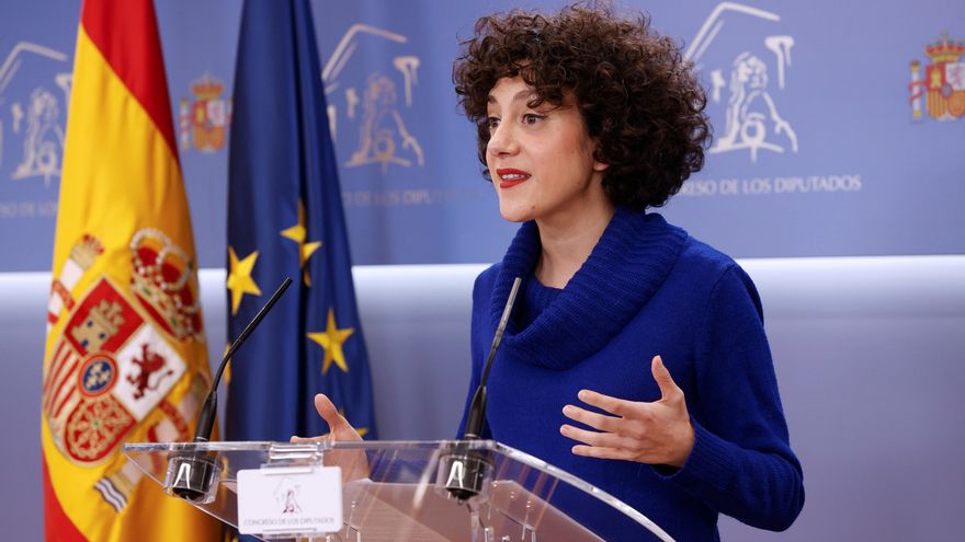 La diputada de Unidas Podemos, Aína Vidal, durante la rueda de prensa tras la Junta de Portavoces celebrada este lunes en el Congreso. EFE/ Chema Moya