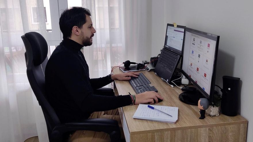 La Junta de Extremadura convoca 1.347 plazas de teletrabajo, 235 más que en la anterior convocatoria