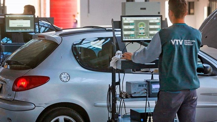 El Gobierno anunció cambios clave en la VTV para autos y motos: "Se acabó el monopolio"