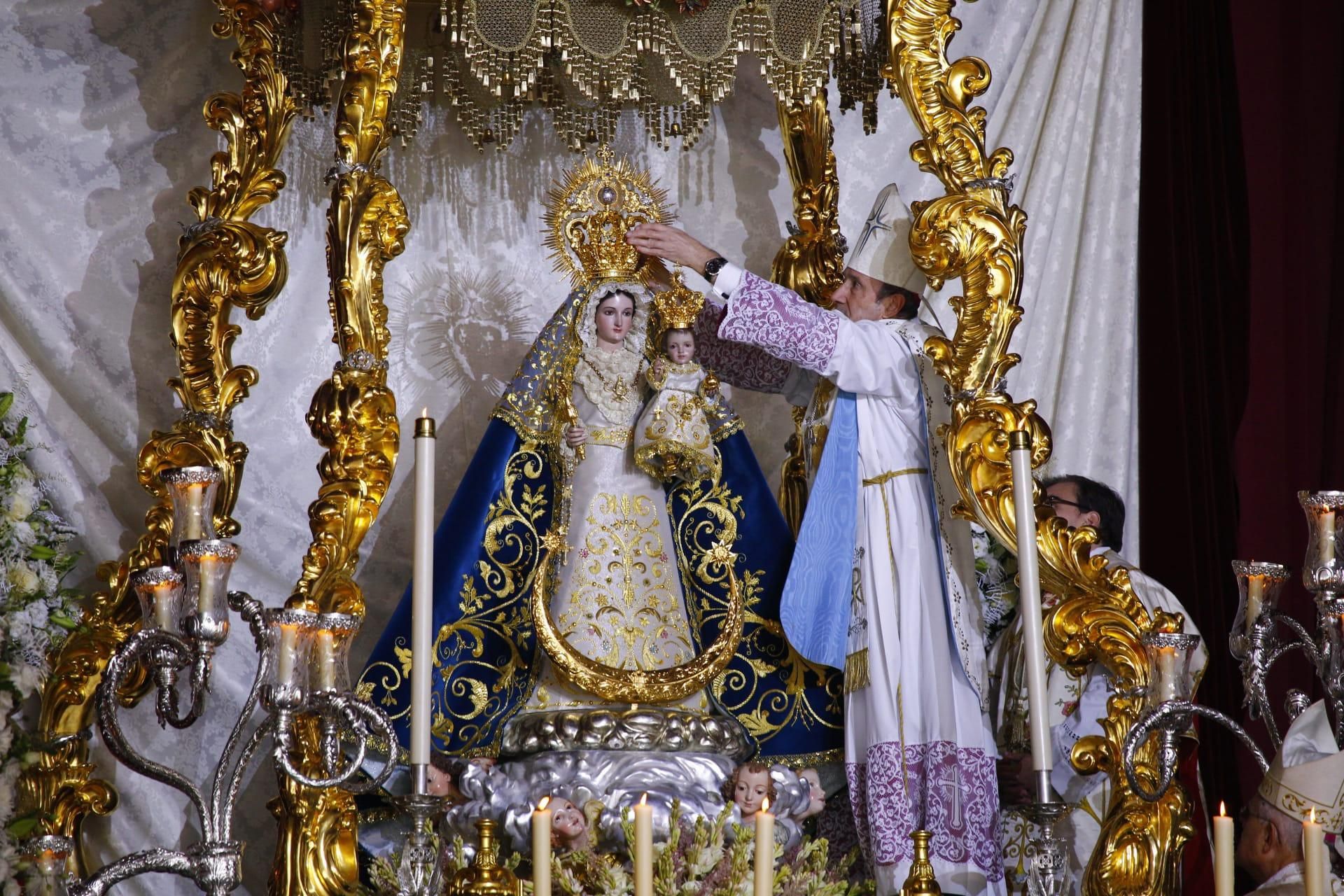 La coronación de la Virgen de Luna, en imágenes