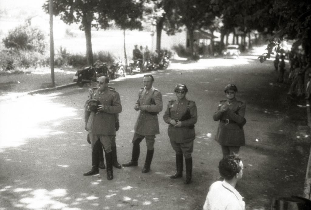 Agentes de la Policía franquista
