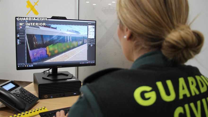 Detenido el autor de grafitis en vagones de tren en Liérganes y Astillero con daños de más de 6.000 euros