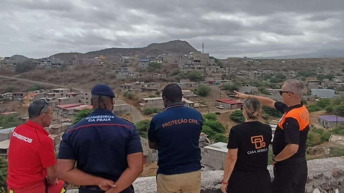 Imagen de la visita a Cabo Verde del proyecto de colaboración con los servicios de Emergencia de la ciudad de Praia.