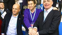 El senador Juan Manuel Jiménez Morán, a la derecha, con Feijóo y Baltar