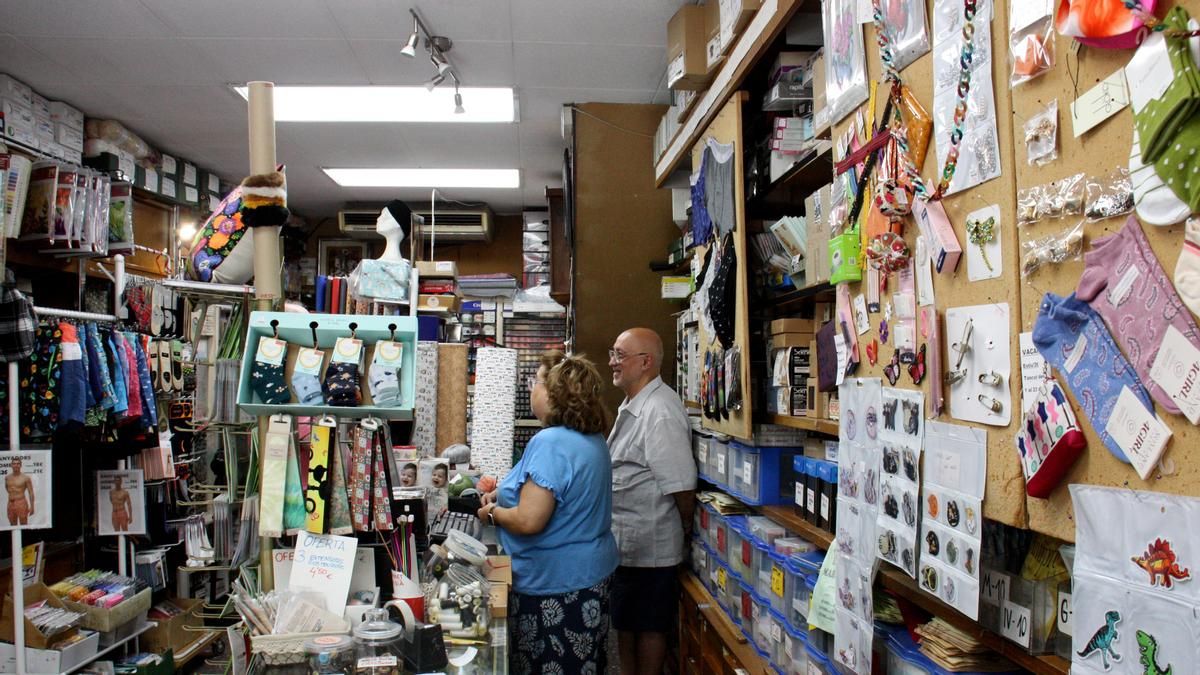 Catalunya anuncia una regulación para comprar comercios históricos que se traspasen