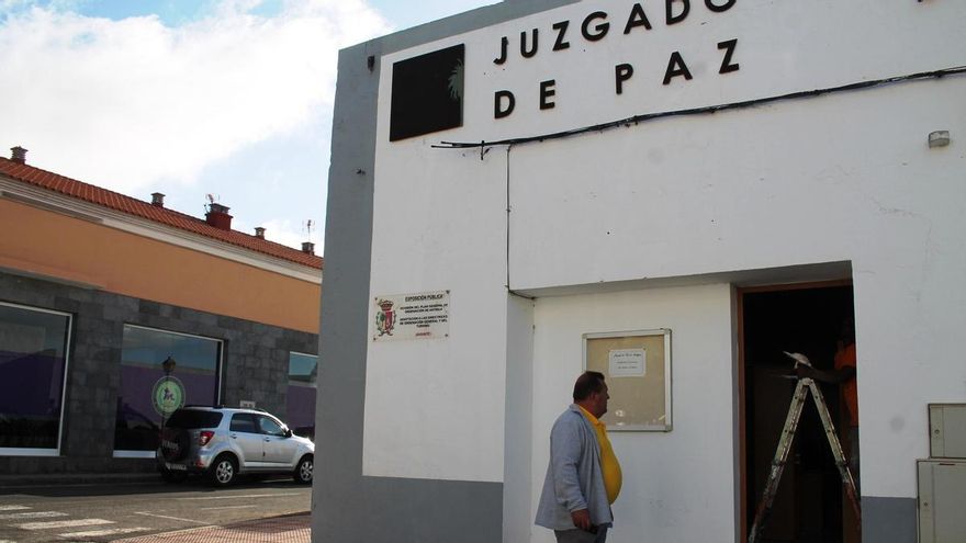 Adiós a los 'jueces de paz', una figura legal del siglo XIX : “Los usuarios tienen derecho a recibir atención profesional”