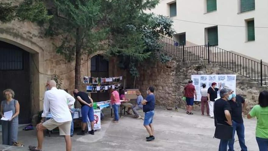 Una de las actividades informativas que organizó la plataforma Valjunquera por los Paisajes