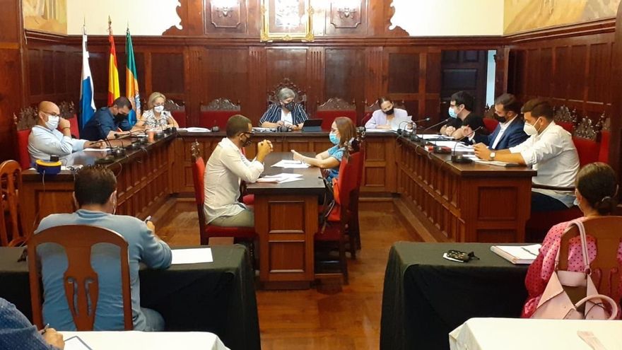 Los Llanos estudia crear una partida para sufragar gastos de material escolar