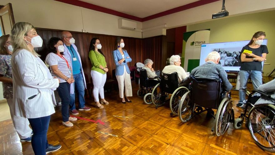 El Cabildo y La Caixa promueven un proyecto para dinamizar la actividad de los residentes en el Hospital de Dolores