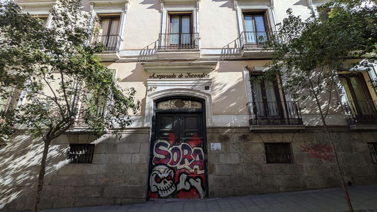 Puerta de entrada al Palacio de la infanta Carlota