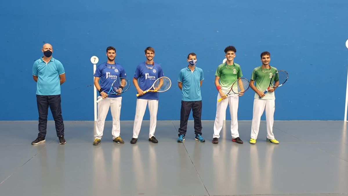 Jugadores del Círculo y el Portacoeli antes de iniciar el partido del Campeonato de España.