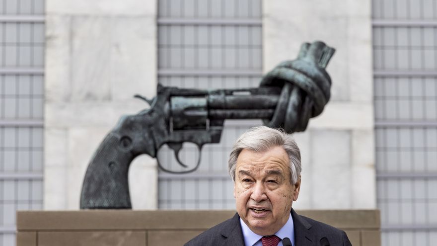 El secretario general de la ONU, António Guterres, pronuncia un discurso en el que pide una tregua en Ucrania, este 19 de abril de 2022, en Nueva Yorl. EFE/Justin Lane