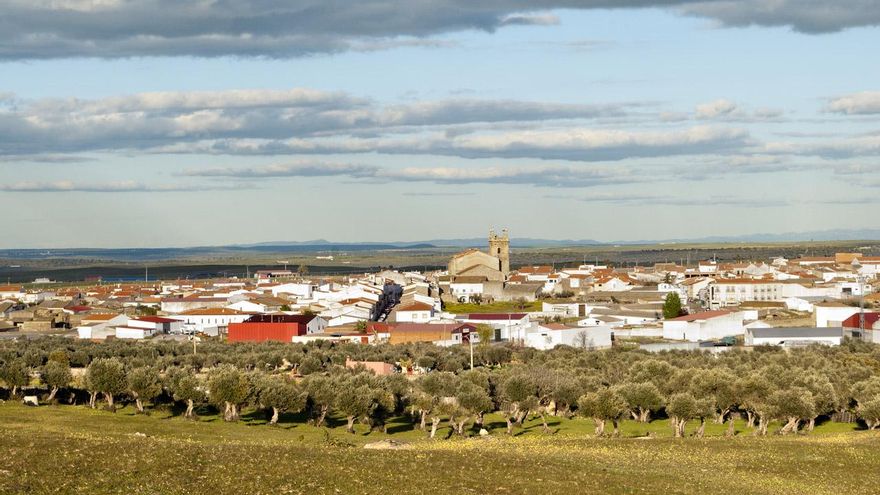 A cidade de Cáceres, onde a tradição da Torta del Casar convive com o património histórico e cultural.