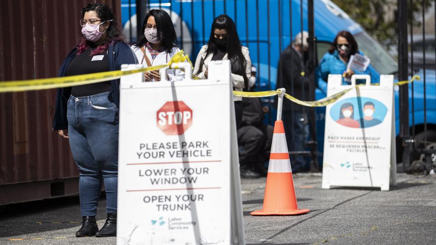 Estados Unidos alcanzó este miércoles 30.457.315 casos confirmados del coronavirus SARS-CoV-2 y 552.006 fallecidos por la enfermedad de la covid-19, de acuerdo con el recuento independiente de la Universidad Johns Hopkins. EFE/EPA/ETIENNE LAURENT/Archivo