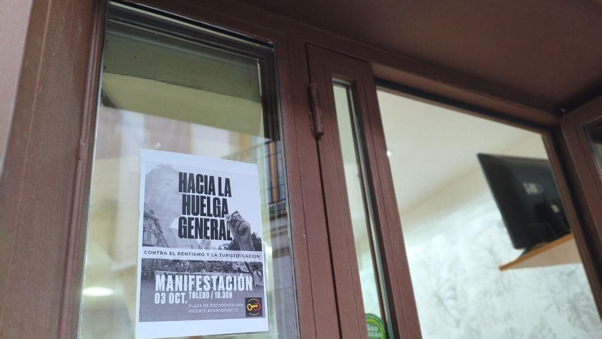 Pegada de carteles y cacerolada en Toledo por la vivienda: "No podemos seguir así"