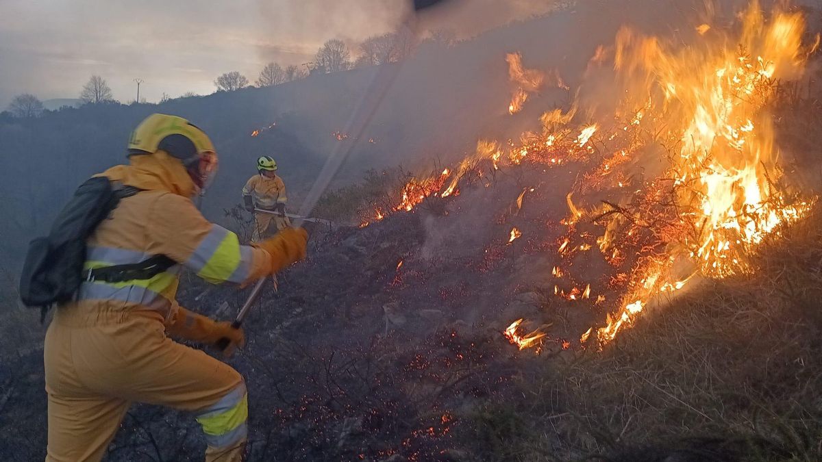 Cantabria sufre 59 incendios provocados en las últimas 24 horas