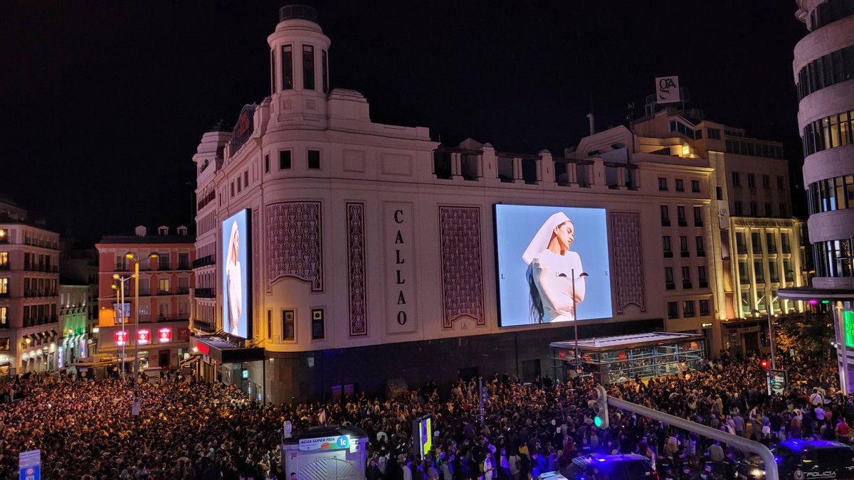 Rosalía colapsa Callao durante la presentación de su nuevo disco, ‘Lux’, que se publicará el 7 de noviembre