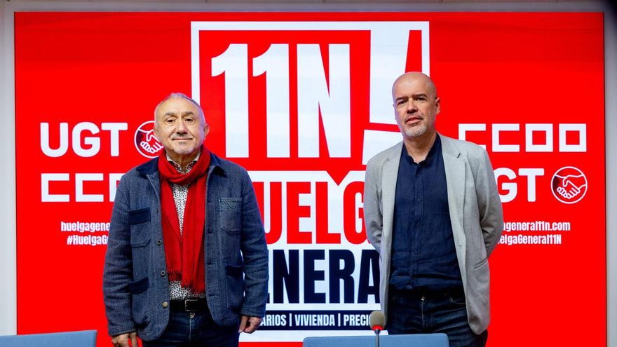 El secretario general de UGT, Pepe Álvarez (i), y el secretario general de CCOO, Unai Sordo.