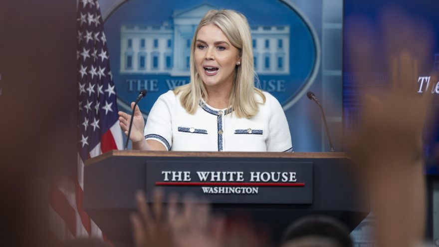 La Casa Blanca dice que Trump padece insuficiencia venosa pero goza de buena salud