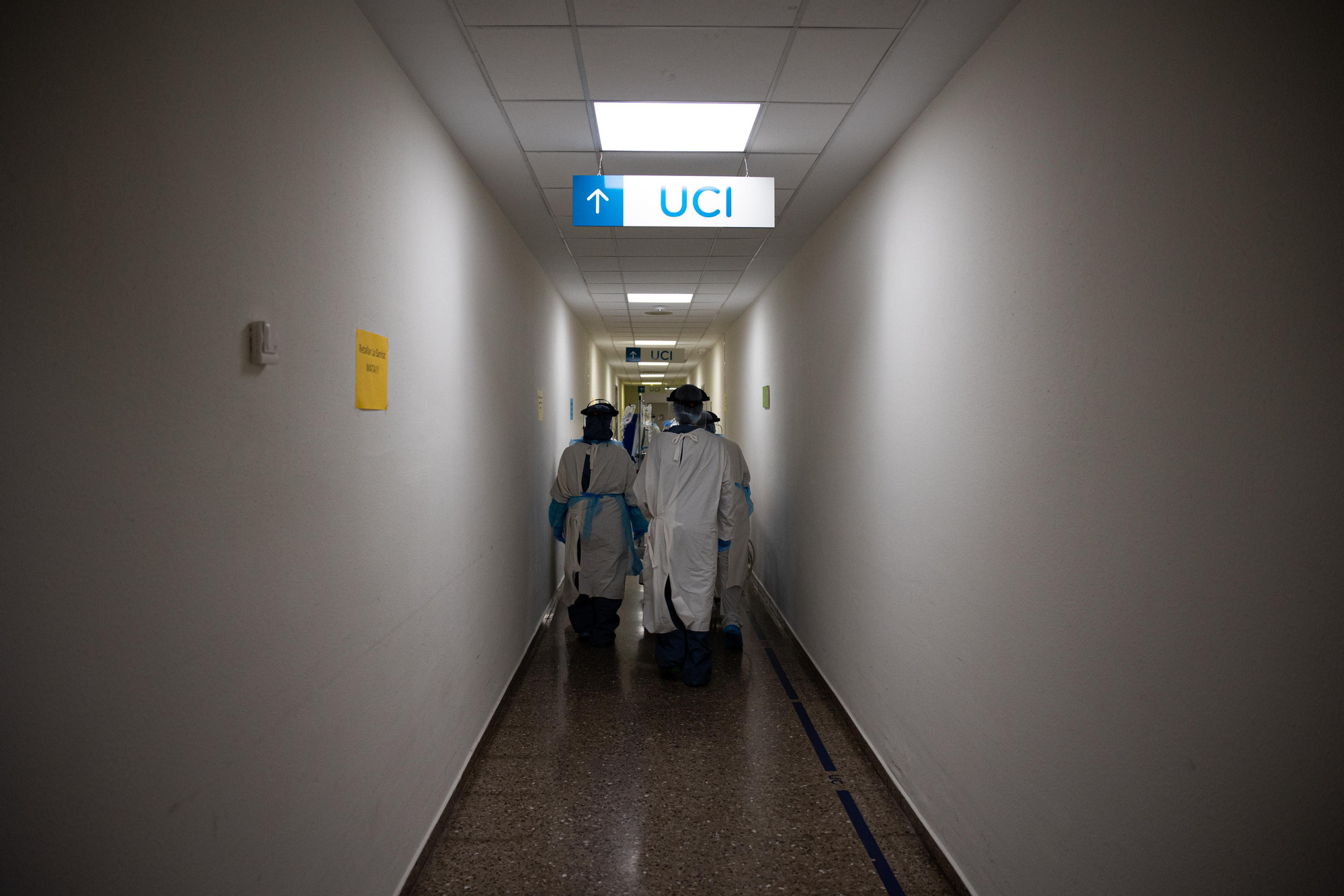 Desde hace un mes, la UCI de Vic está al 100% de su capacidad.