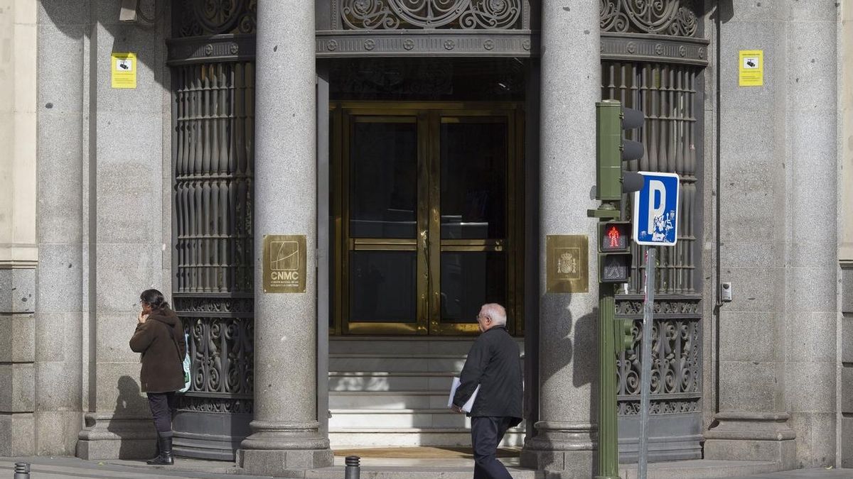 La CNMC abre expediente a 11 empresas de informática por repartirse el mercado