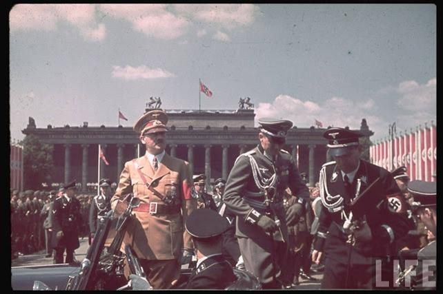 Adolf Hitler en la bienvenida a la Legión Cóndor en Berlín el 6 de junio de 1939.