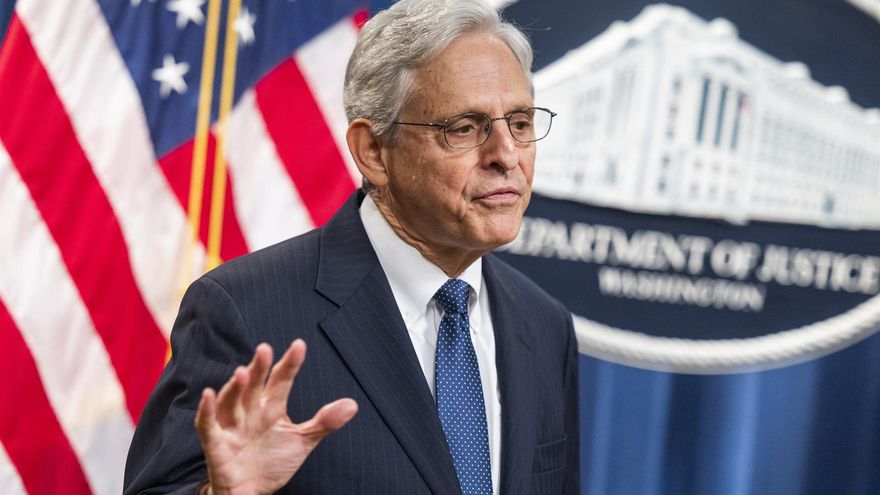 El fiscal general de Estados Unidos, Merrick Garland, dio breves declaraciones y no aceptó preguntas sobre la orden para registrar la mansión de Donald Trump.