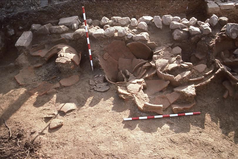 Almacén con cerámicas in situ situ