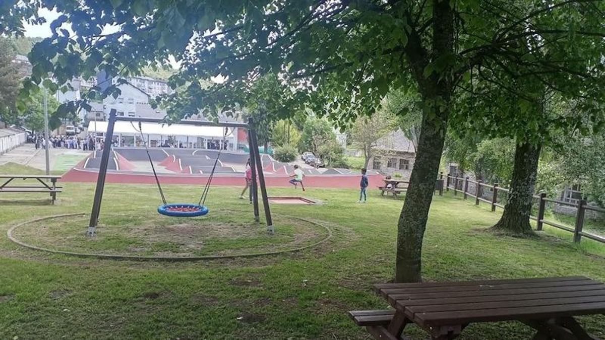 Acto de inauguración del parque de Cabo Verde en Villablino. 