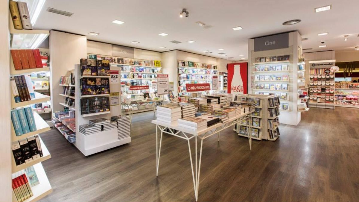 El cierre del primer Vips de Madrid resucita el recuerdo de sus tiendas y librerías abiertas hasta la madrugada
