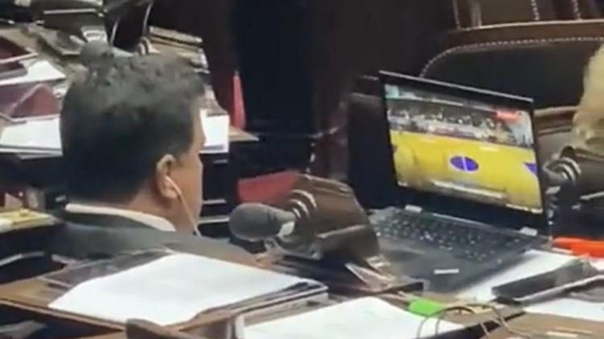 Sesión hasta la madrugada, cumbres nocturnas y 20 kilos de café: el detrás de escena del Presupuesto 2023 en Diputados