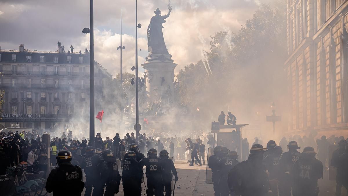 Jornada caótica de disturbios y reivindicaciones en París: "Esto es lo que pasa cuando el Gobierno no escucha y reprime"
