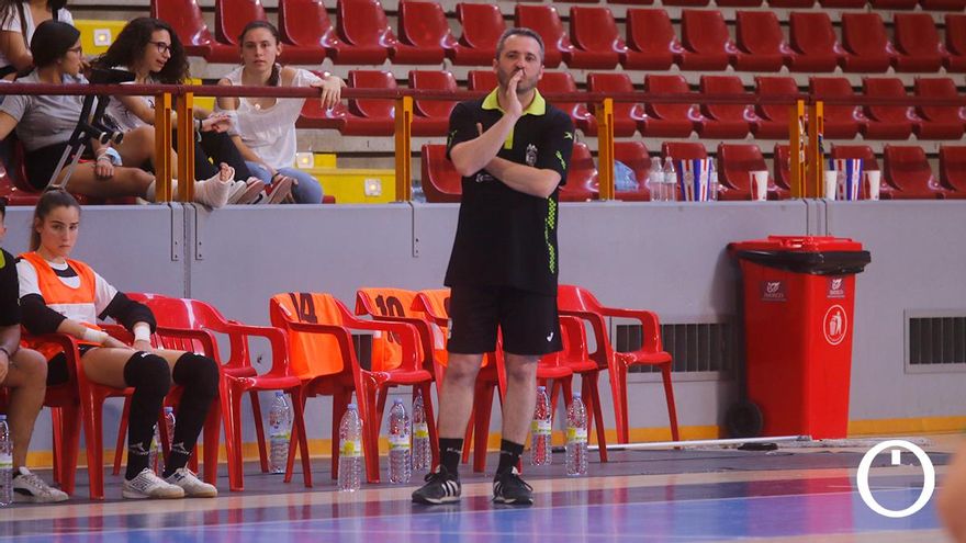 Juanma Cubero seguirá al frente del Deportivo Córdoba