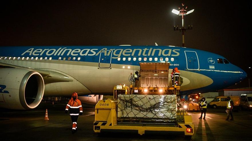 Arribó a Moscú el octavo vuelo de Aerolíneas Argentinas para traer más vacunas Sputnik V
