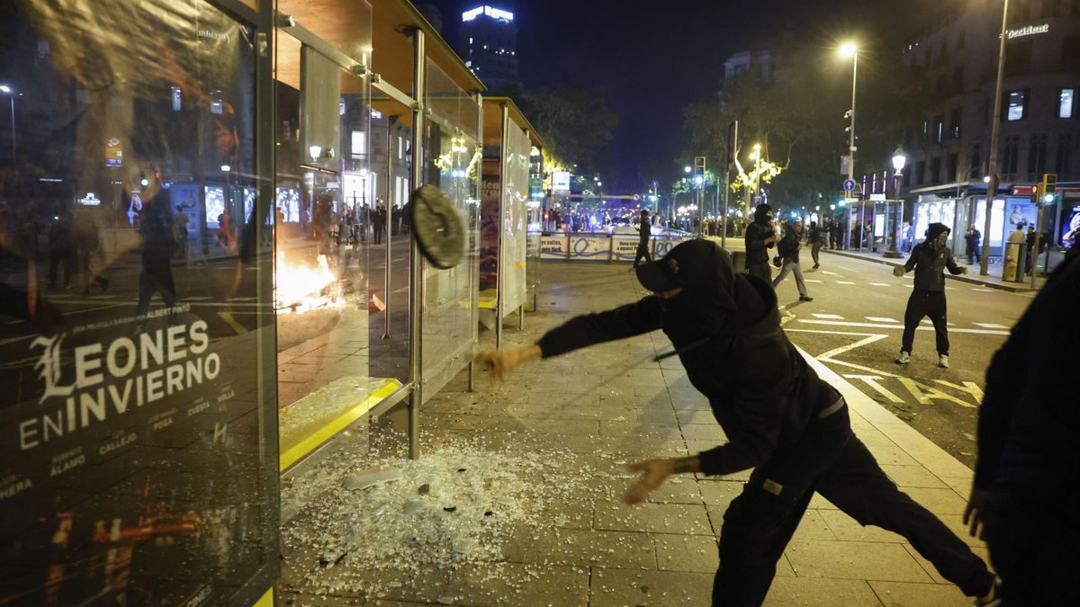 Los Mossos apuntan a que grupos organizados en TikTok «reclutaron» a los jóvenes de los disturbios de Barcelona